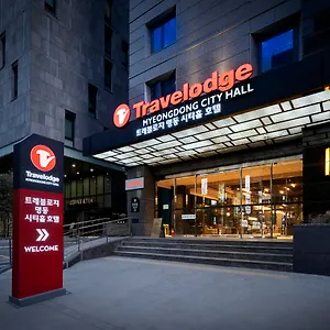 Travelodge Myeongdong City Hall סיאול